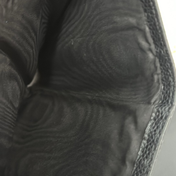 CHANEL Bifold Long Wallet In Great Condition Hard to find.. - Picture 7 of 16